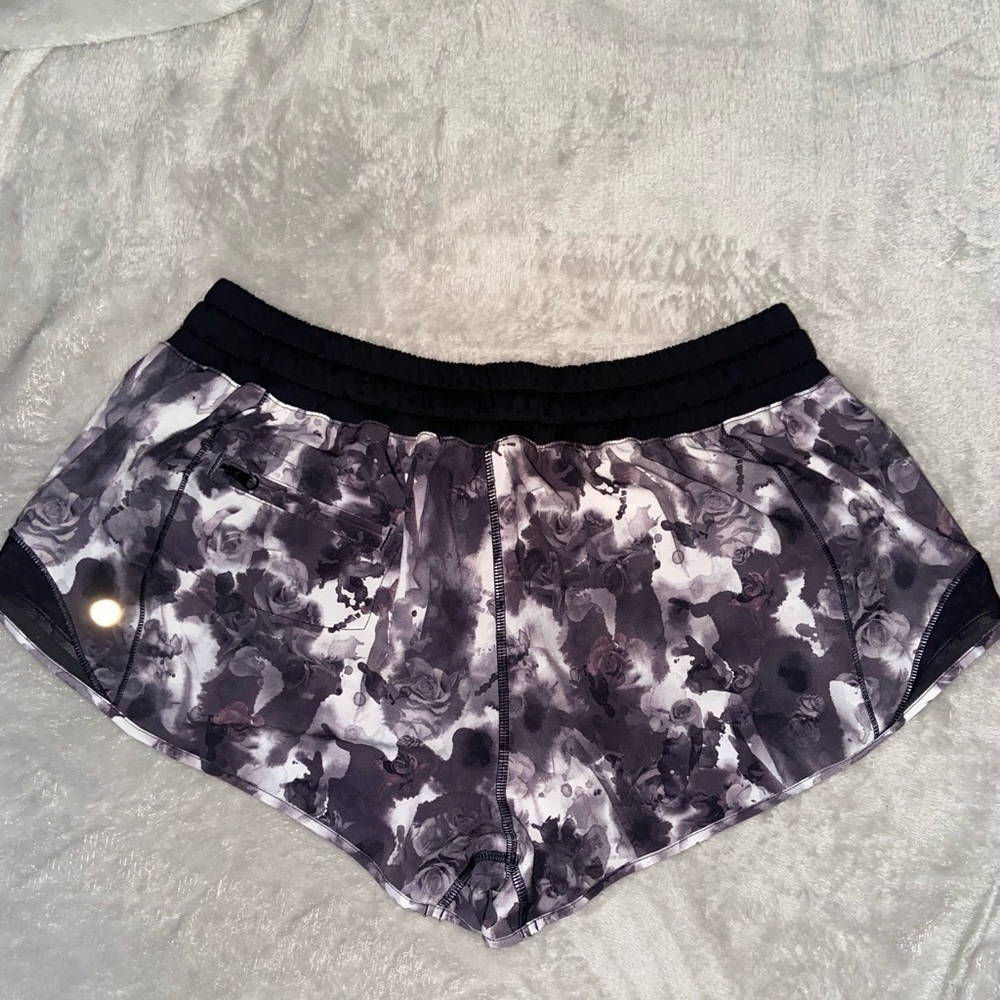 Lululemon Hotty Hot Short